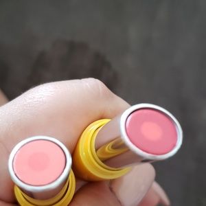 L'OCCITANE Makeup - L'occitane Lip Balm & Tint Bundle L'OCCITANE Makeup - L'occitane Lip Balm & Tint Bundle